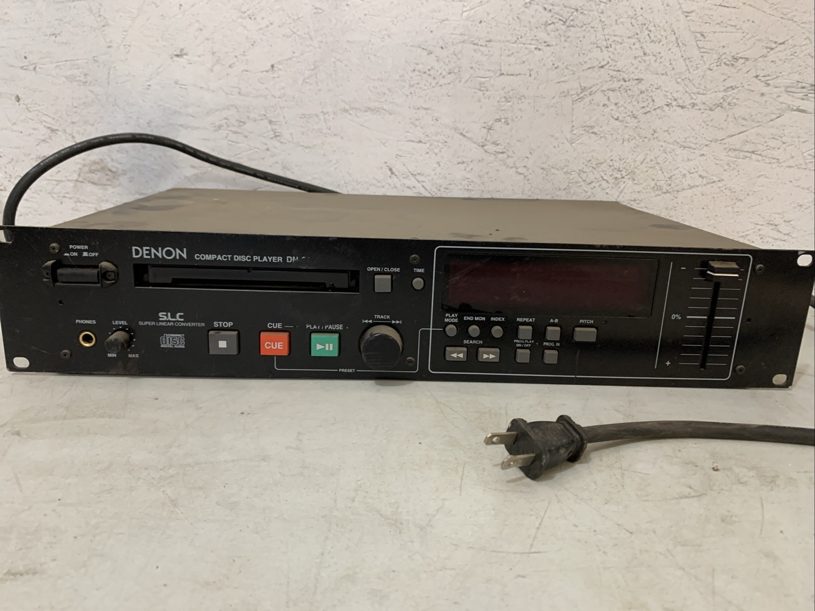 Denon DN-C630 Rackmount CD Player – POWERS ON