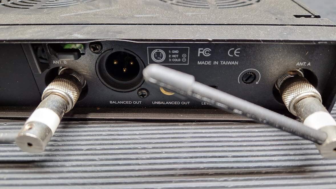 Mipro MR-801T Wireless Receiver – Used, Working, Scratches