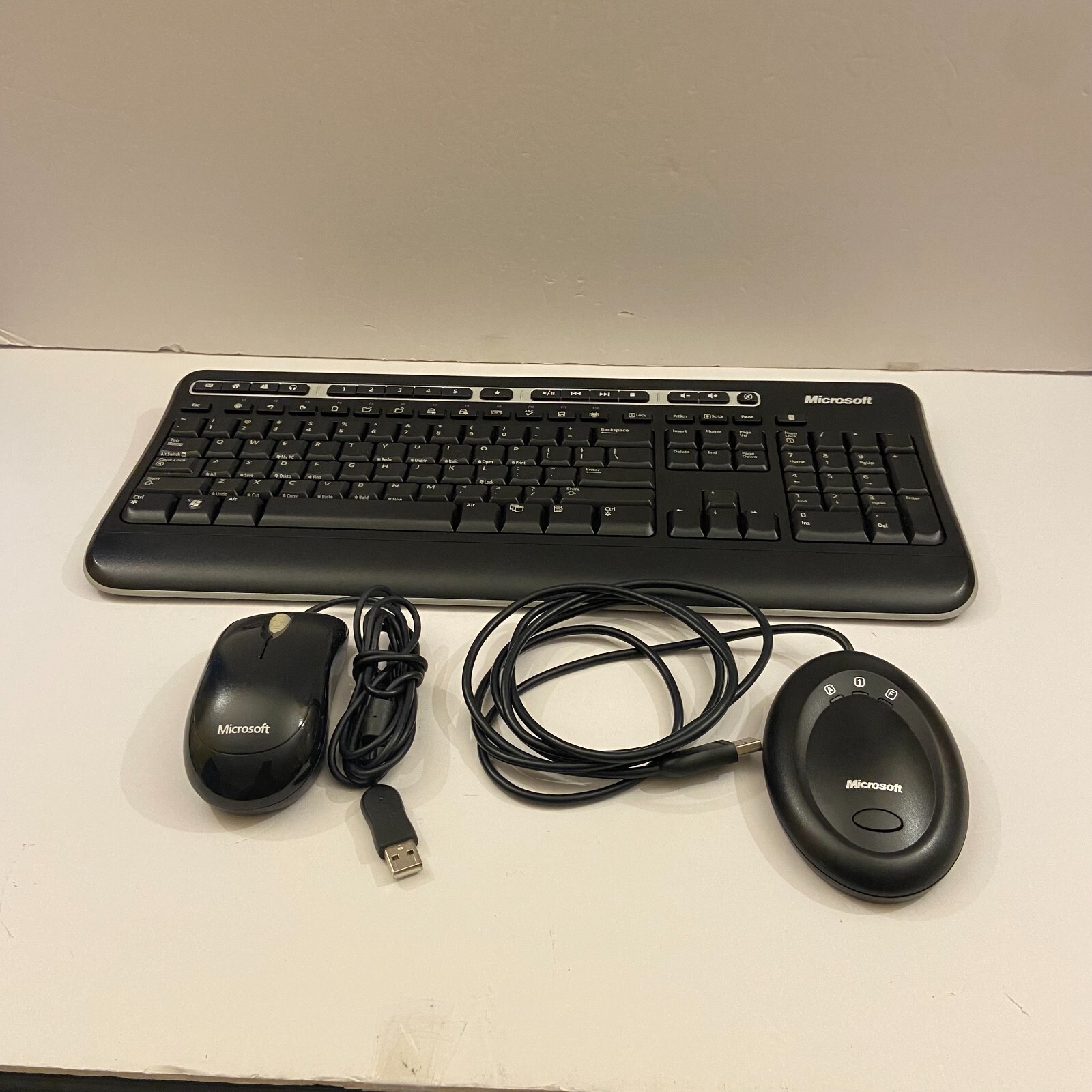 Mixed Lot Of Assorted Electronics Parts And Cables Office Liquidation