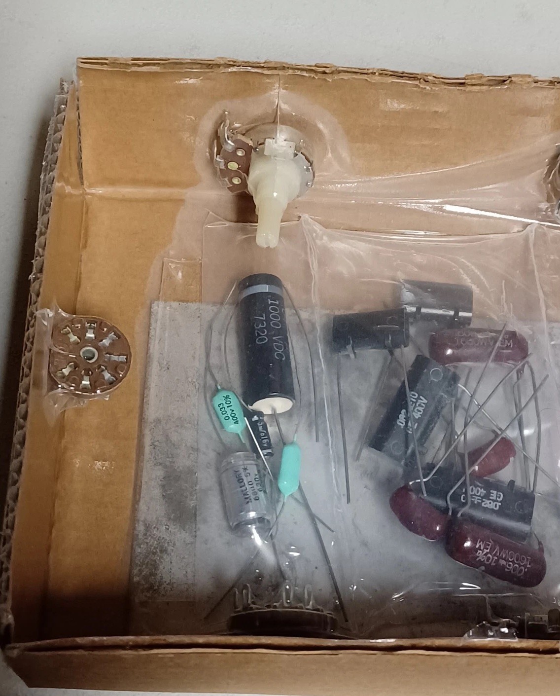 Vintage TV / Radio Electronics Set #2