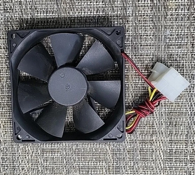 DC BRUSHLESS FAN DF0922505SEL 5V DC 0.09A 0.45W (C4)
