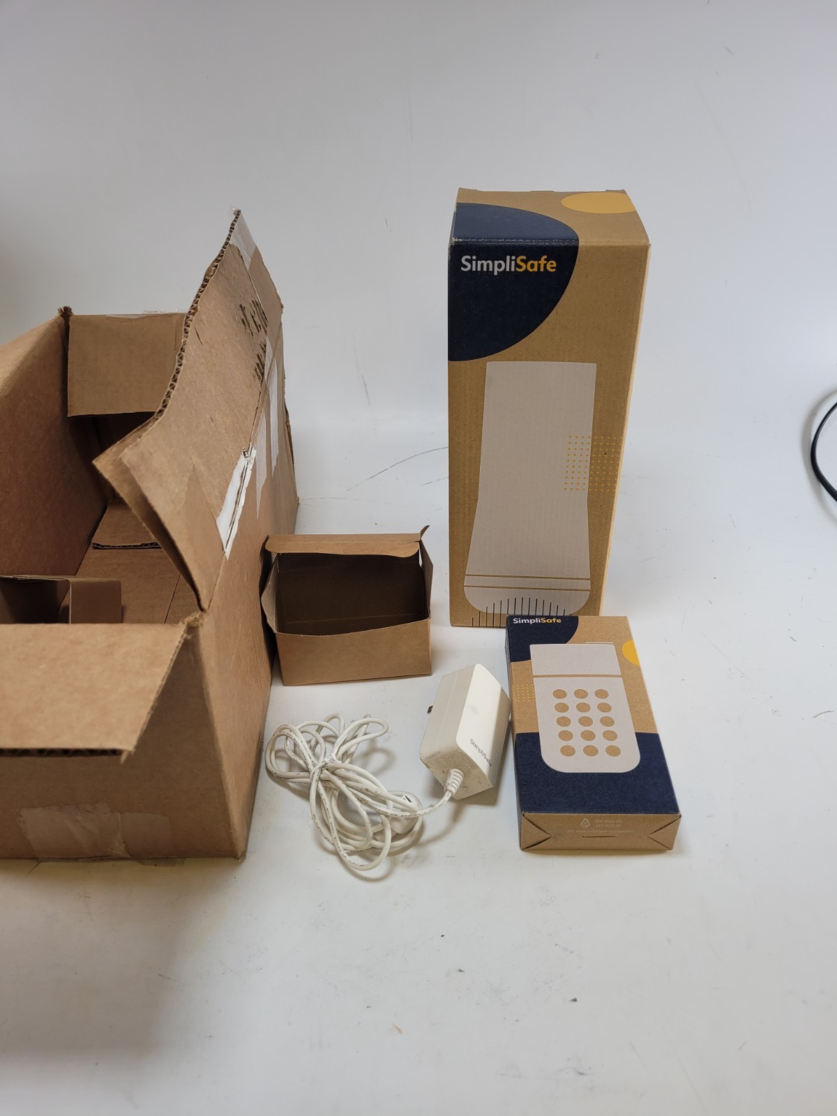 SimpliSafe Gen 3 Base Station & Wireless Keypad Bundle White BS3W-BSR KP3W-R