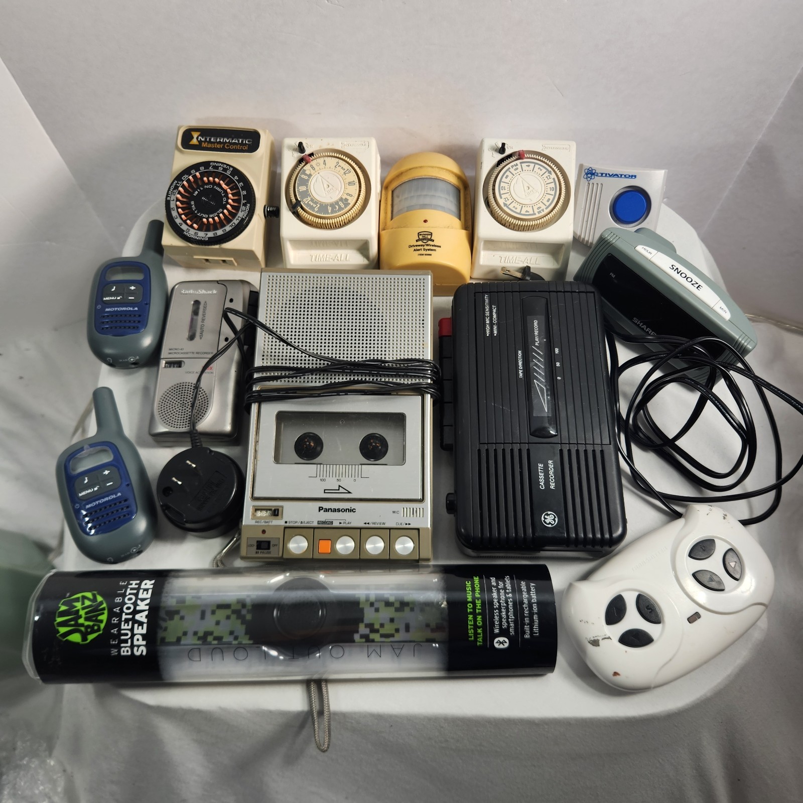 Lot Of Random Electronics Recorders, Headsets, Ear Buds, Remotes , See Pics