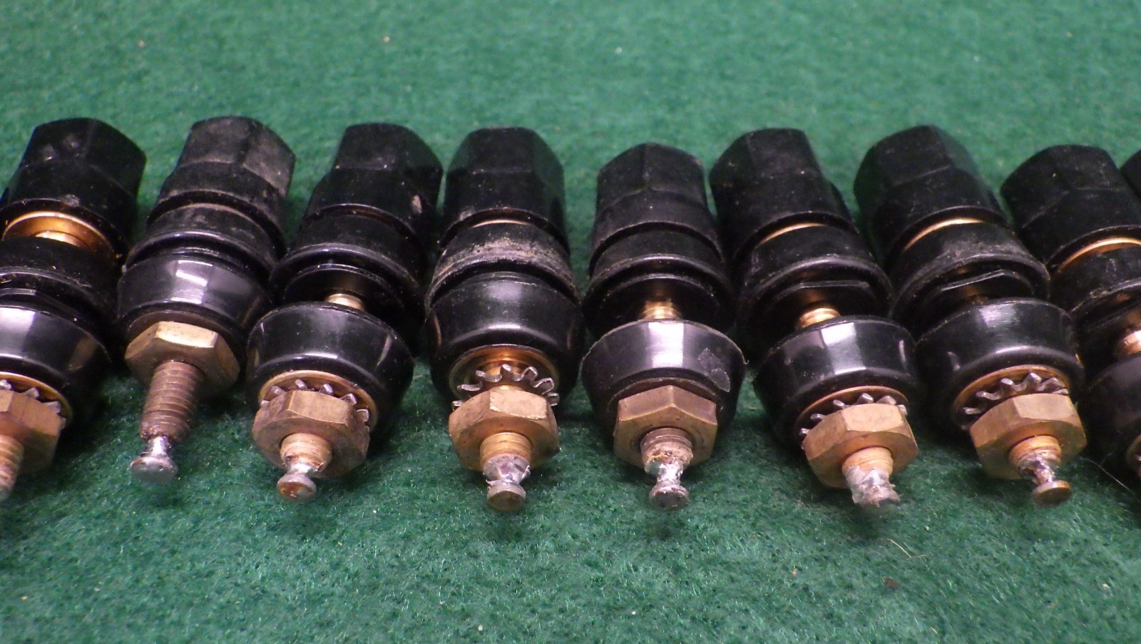 Assorted Lot of Vintage Black and Red 4mm Banana Plug Sockets