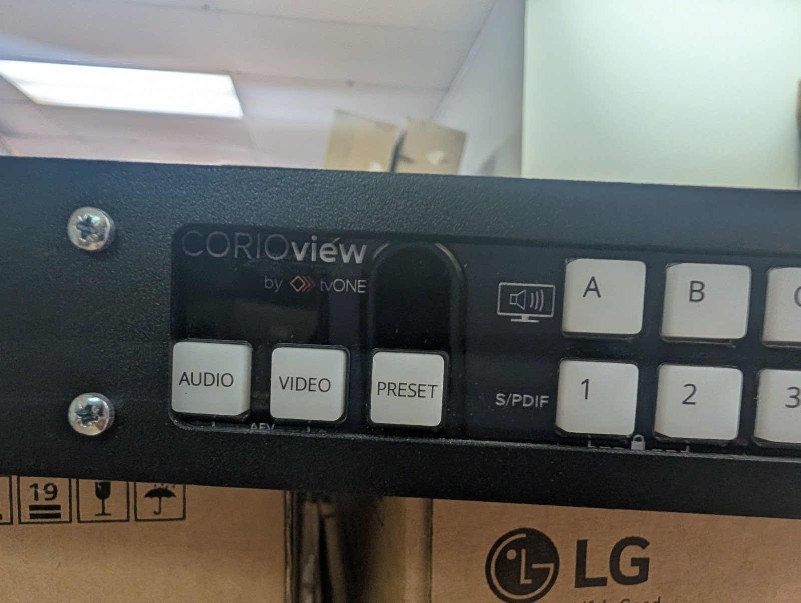 tvONE CORIOview MWP- 8H-1Y 8×1 HDMI Multiview Video Processor Rack Mount