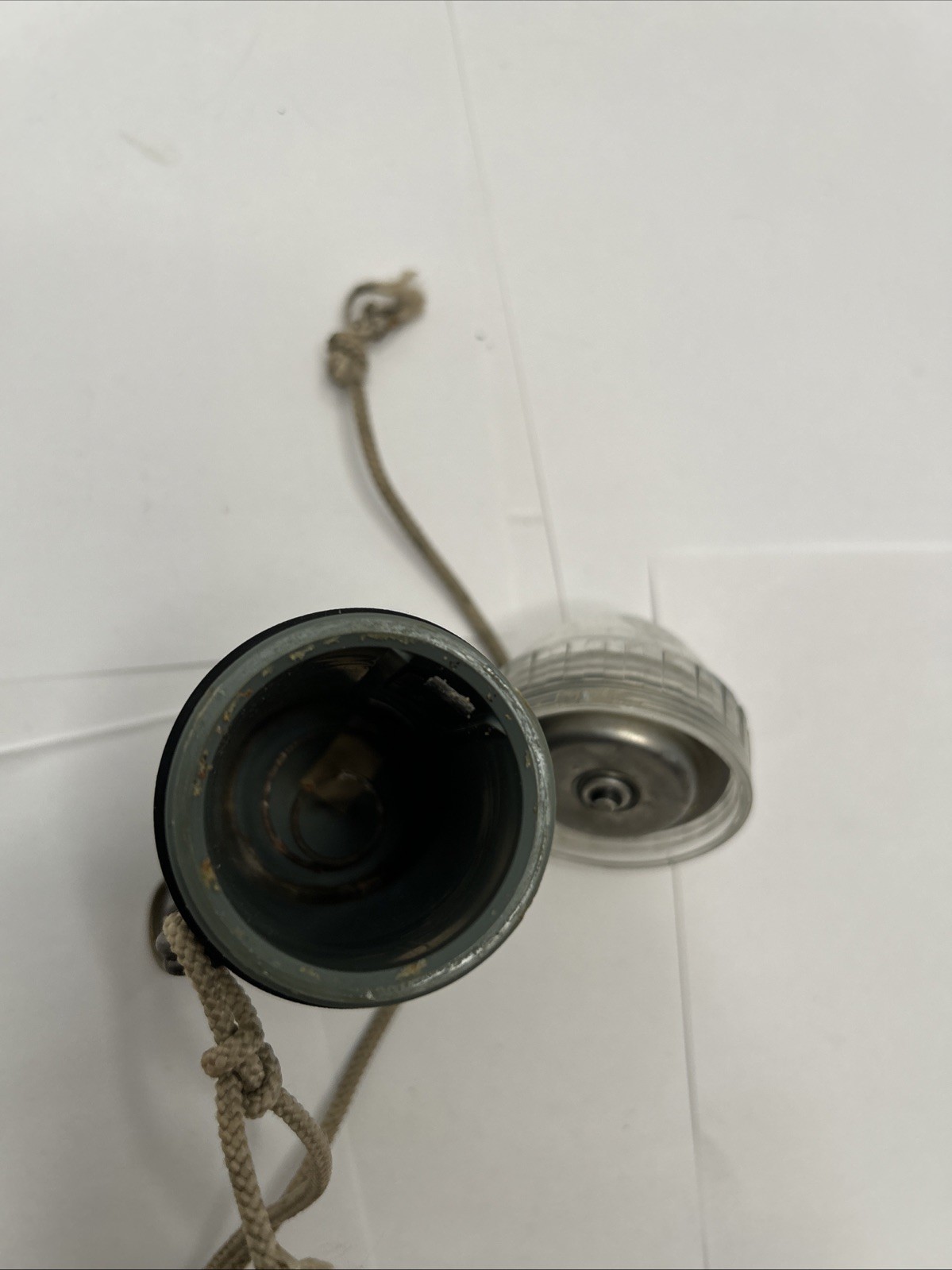 VINTAGE MILITARY SURPLUS 1980;S DISTRESS MARKER LIGHT B250-1000