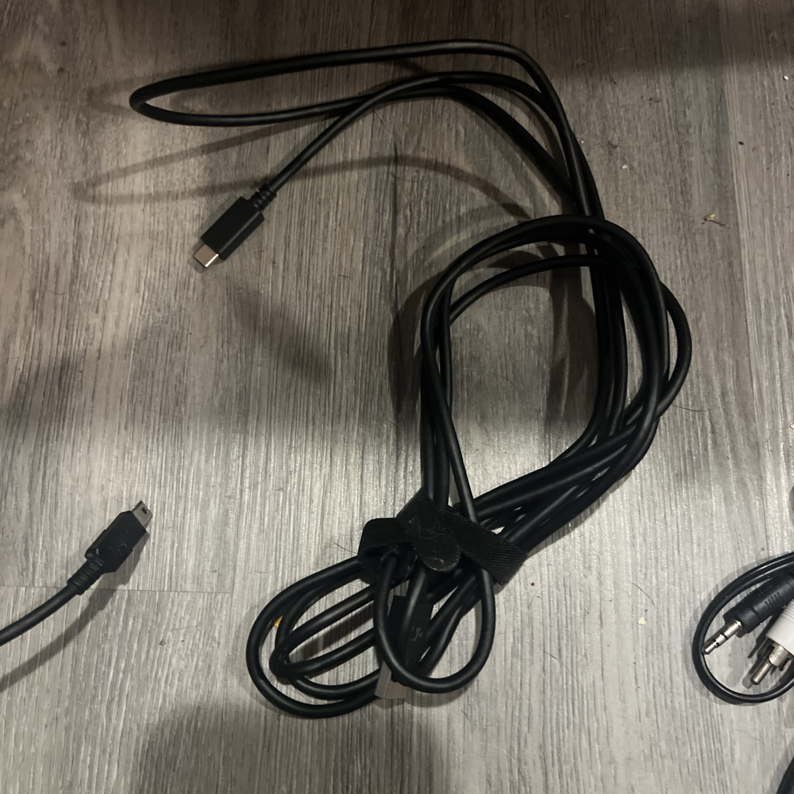 Lot of random assorted cables – SEE PHOTOS