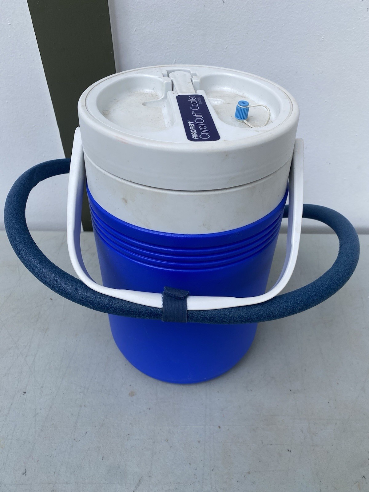 Aircast Cryo Cuff Cooler w Hose Preowned COOLER ONLY No Pad