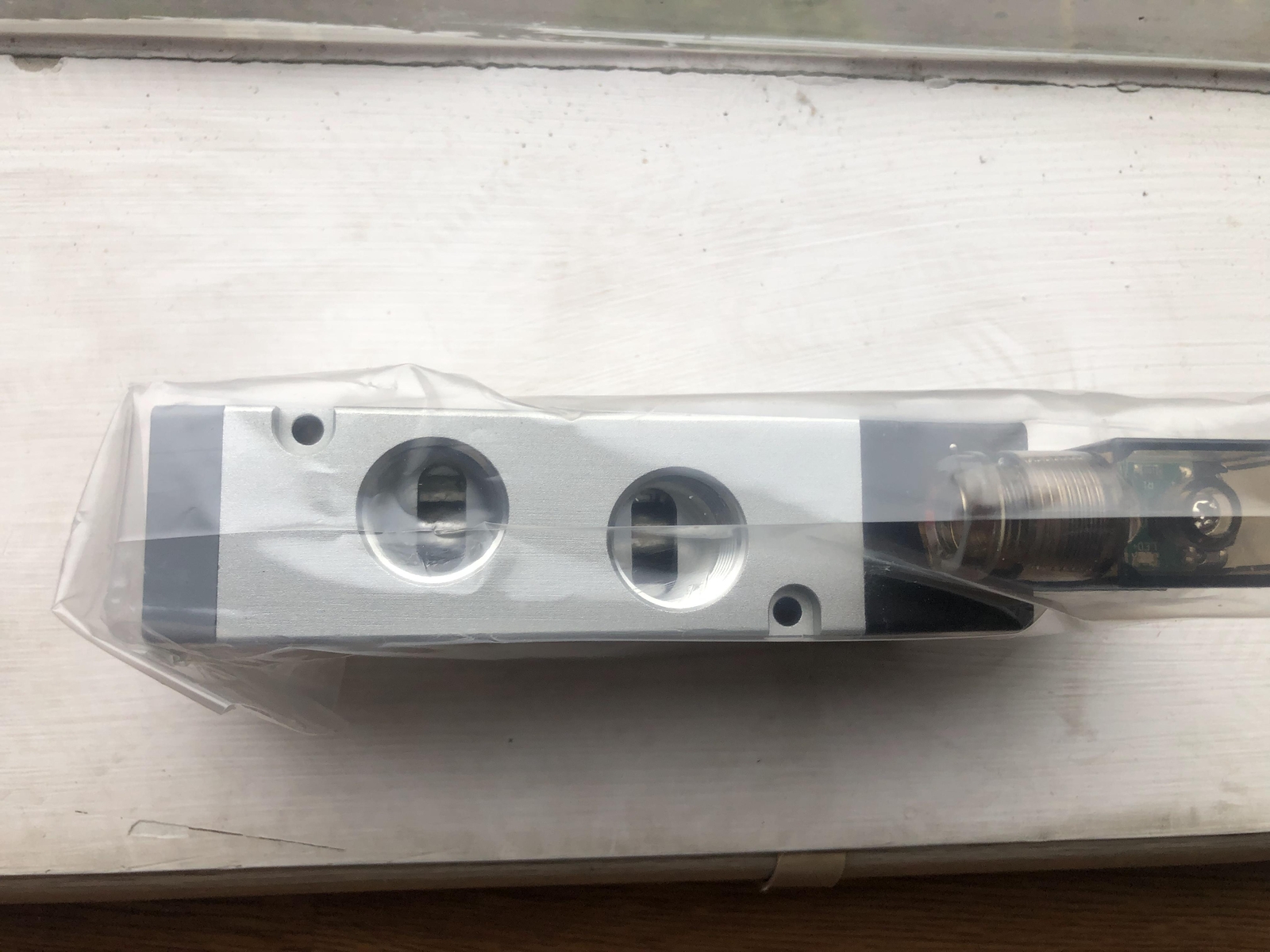 1PC VCB22D317A-AD219J solenoid valve