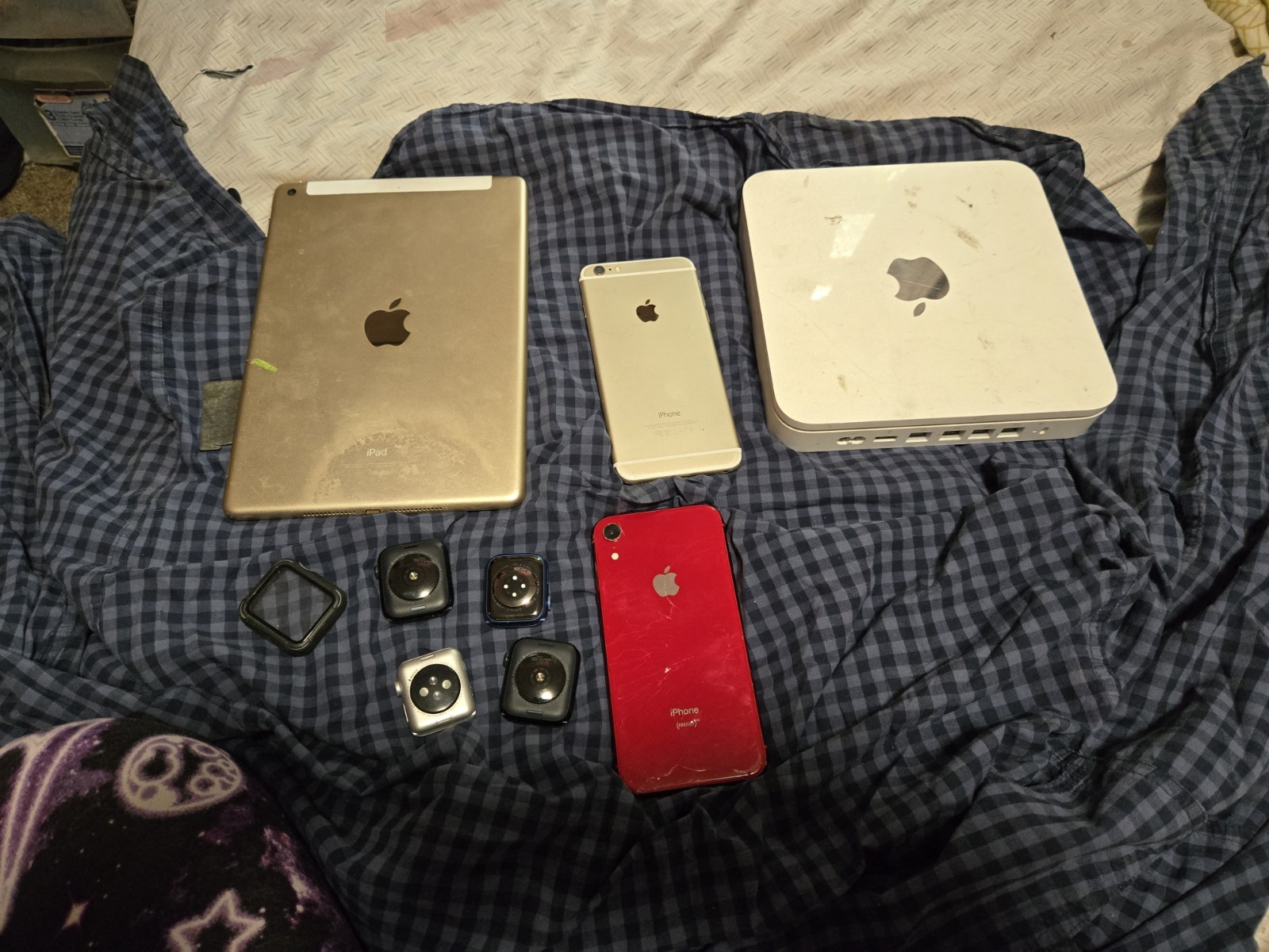 Ipad And Applewatch Lot Random