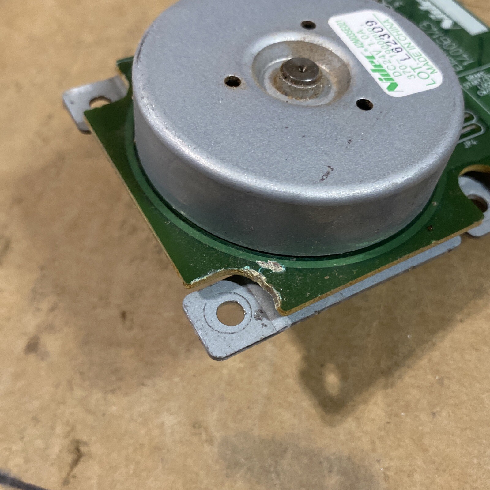 NIDEC MOTOR 42M035E021 DC24V E164387 14006143 – Free Shipping