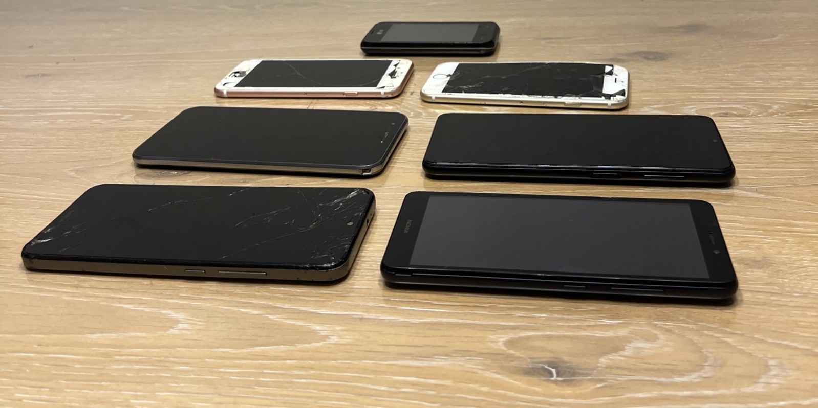 Mixed Lot Of 7 Smartphones- Apple, Samsung, LG, Nokia- For Parts Or Repair