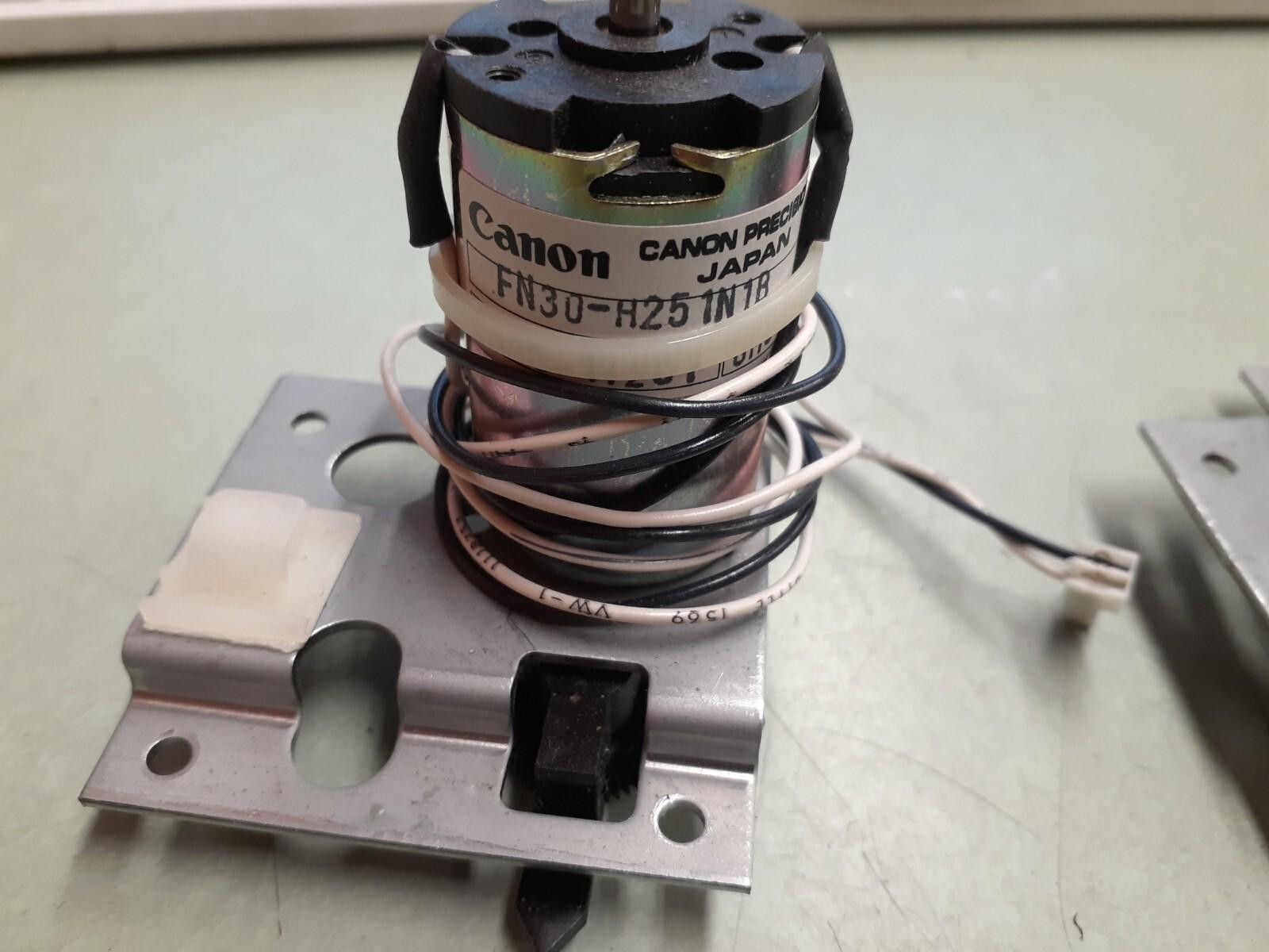 (2) CANON FN30-H251N1B Motor CN30-11201