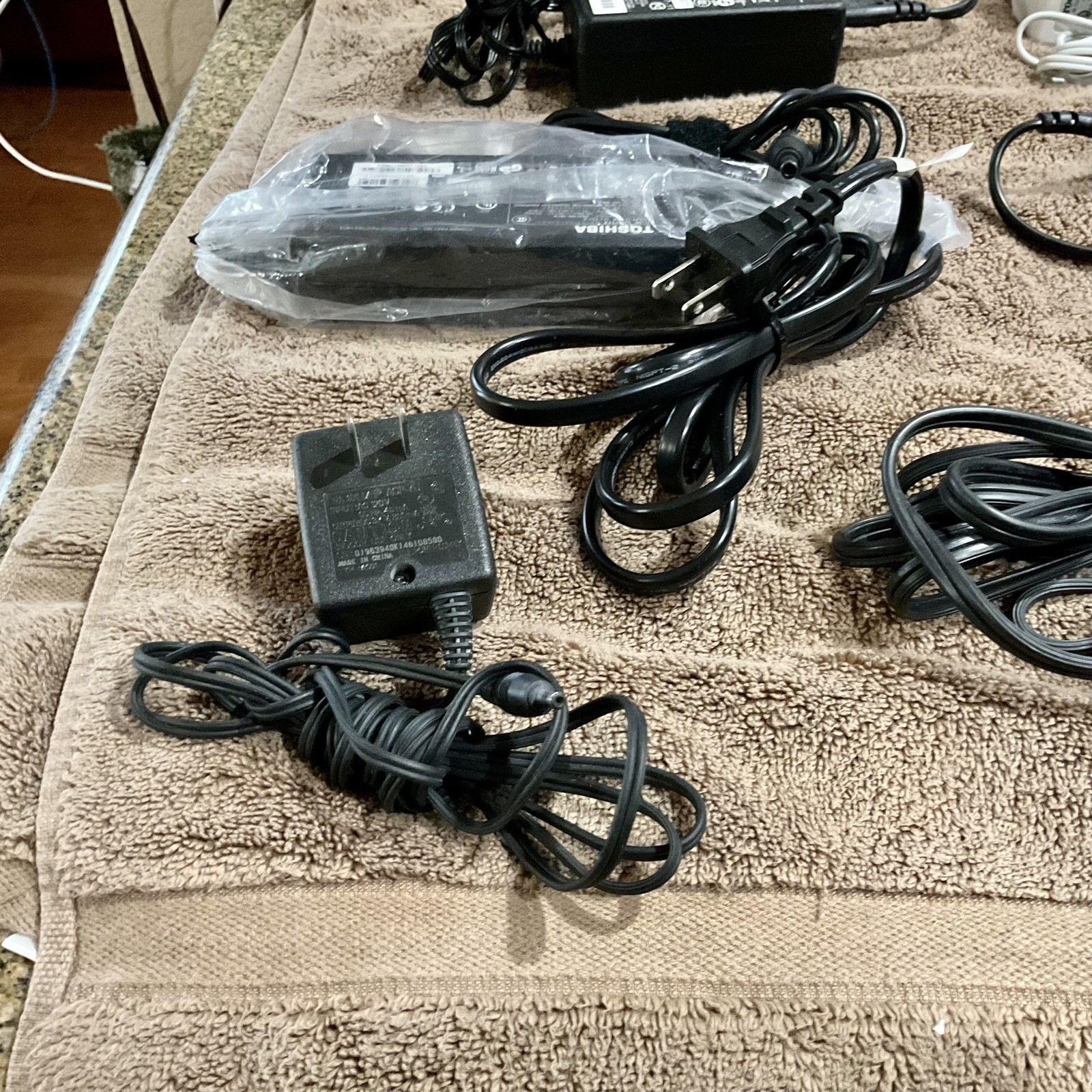 VINTAGE BUNDLE (10) AC APPLIANCE CHARGERS