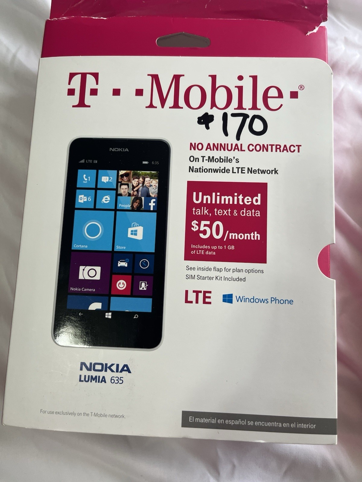 Cellphones and electronics lot
