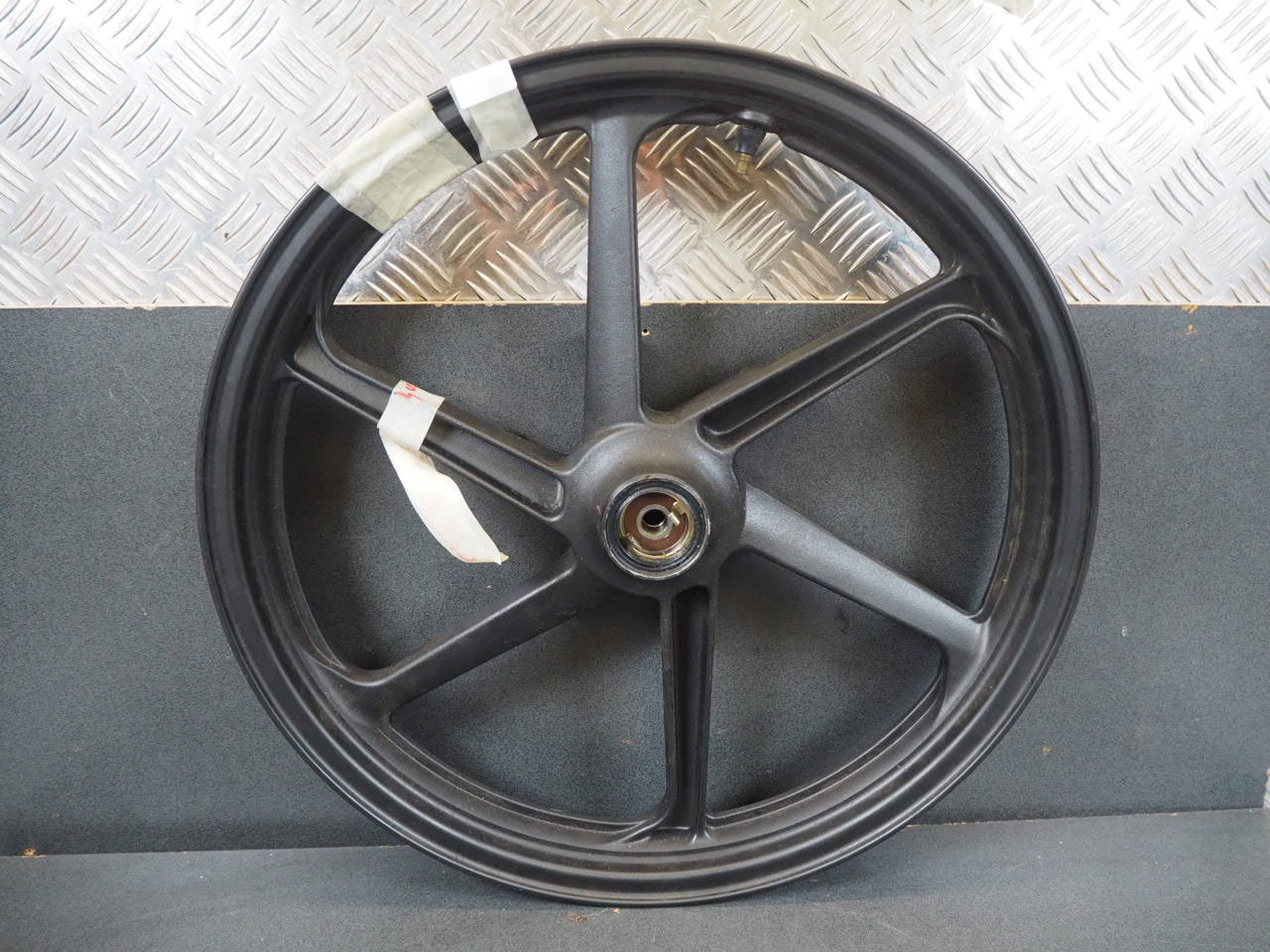 Front wheel HONDA CBR125 04-07 44650-KPP-860ZA 17956