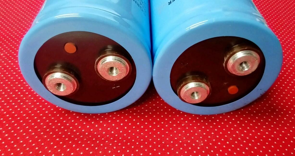 LOT OF 2 Cornell Dubilier 014-000031-0000, 520CE1061, 658-0836-265 Capacitors
