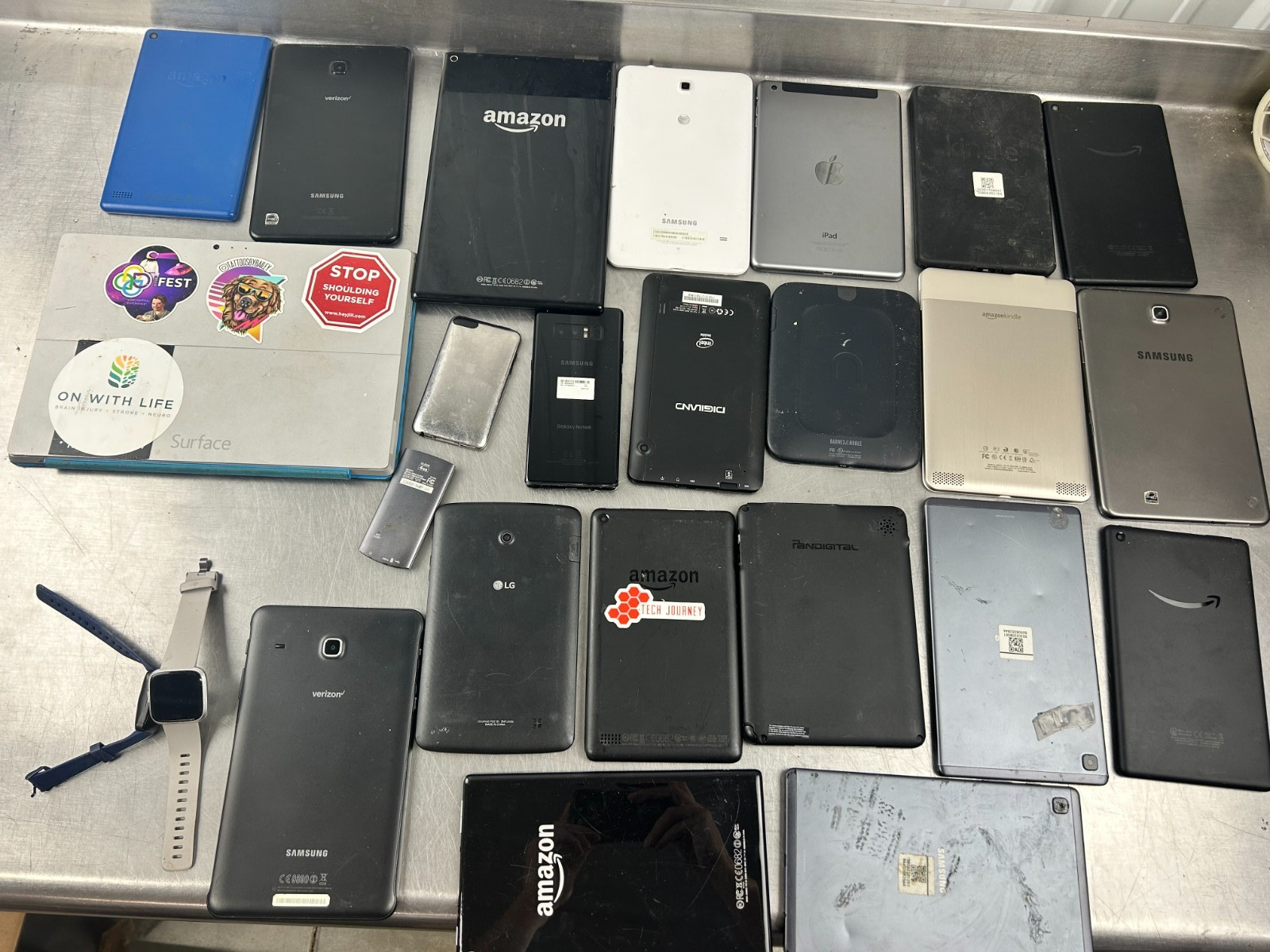 Mixed Lot of Tablets & Others Nook Apple Ipad Samsung Surface Amazon