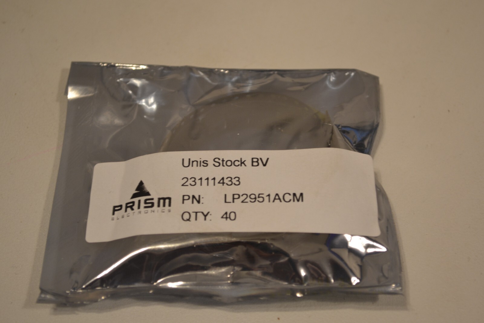 LP2951ACM – National Semiconductor – Linear Regulators 40pcs Unis Stock BV
