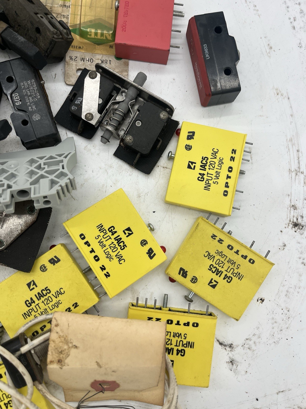 Misc Electronics (UNTESTED) INCLUDES micro bz-r814,micro ba-2r-p4, opto 22 odc5