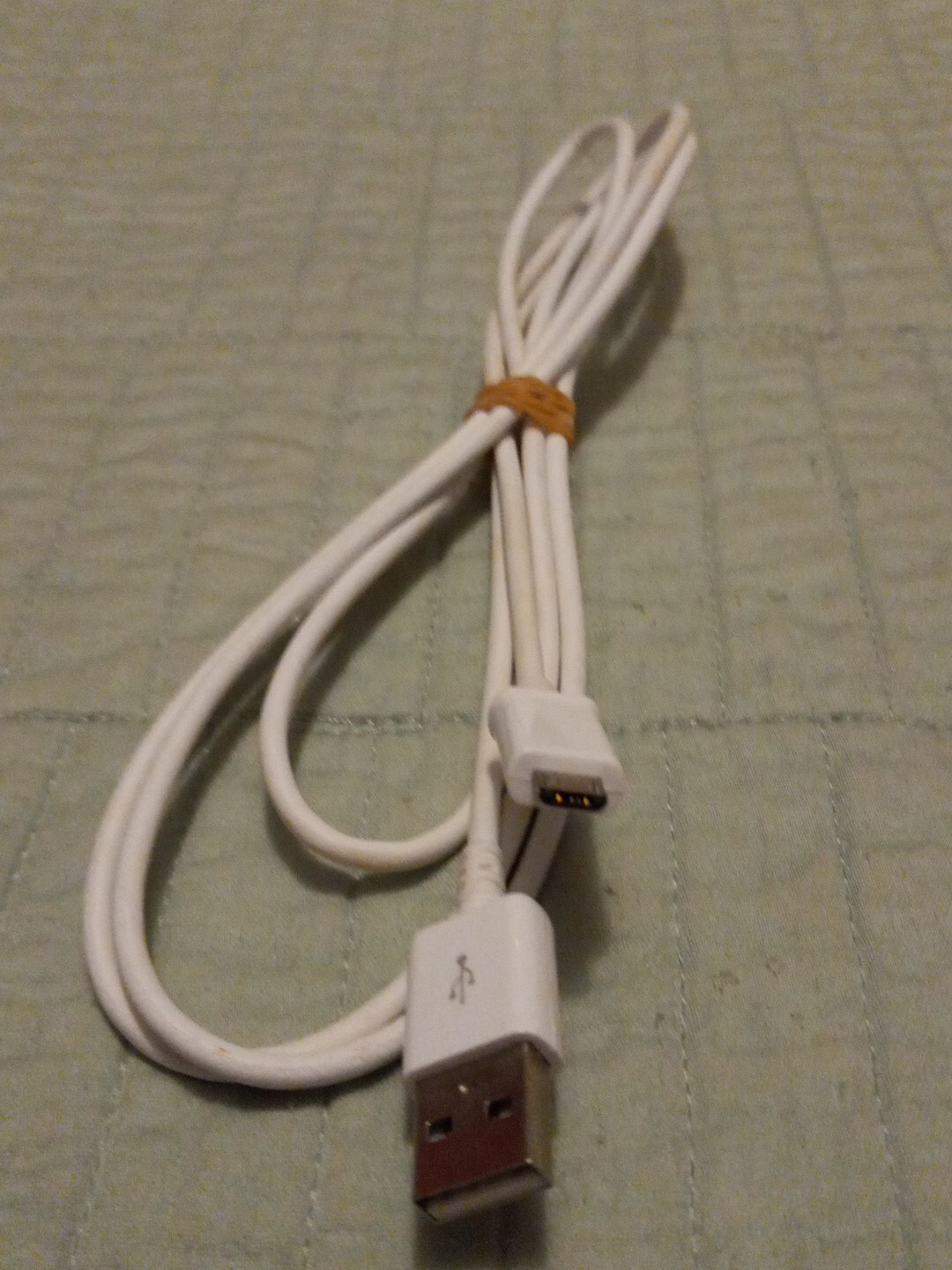 Lot Of 7 Mixed Assorted Apple Product Cords And Connectors USB Lightning Aux etc