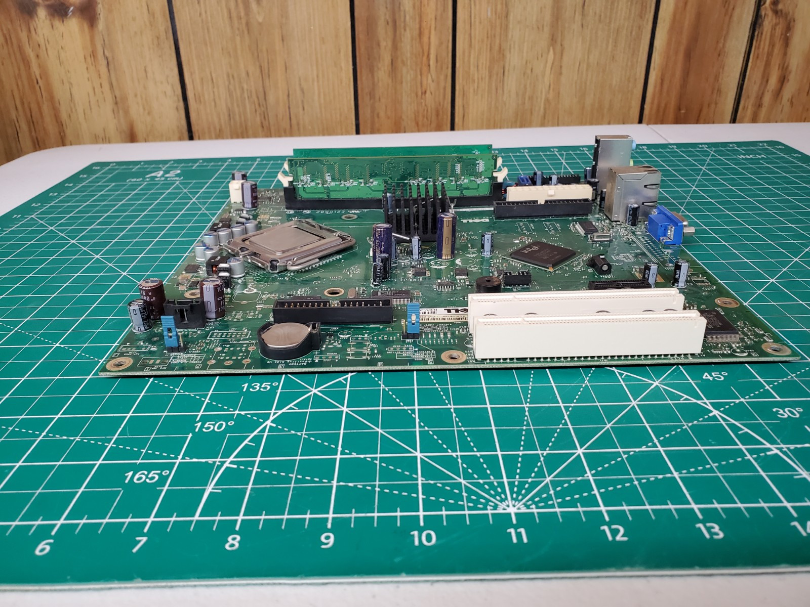 Genuine Dell Dimension E310 Motherboard (CN-0JC474) 1GB RAM, 2.80 pentium 4 Cpu