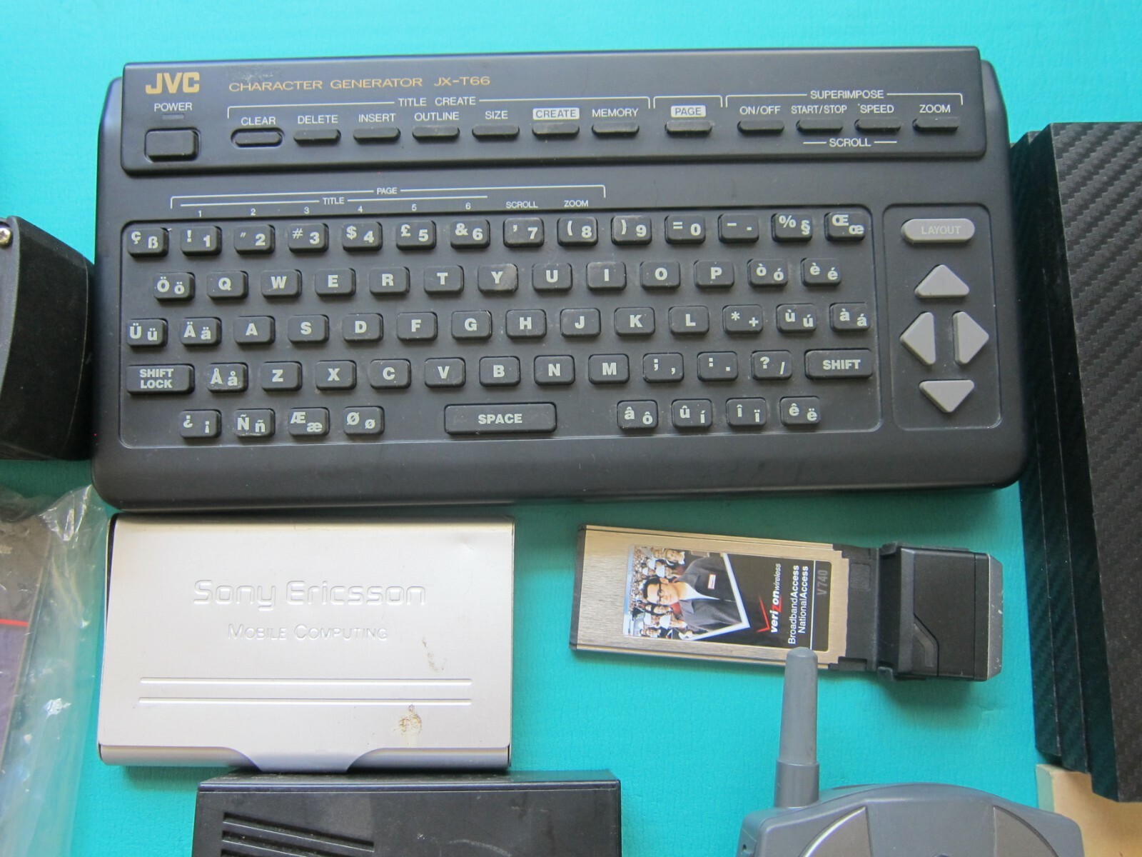 Mixed Lot of Electronics remote controls, mouse, Cisco Etheret Modules, etc, Z