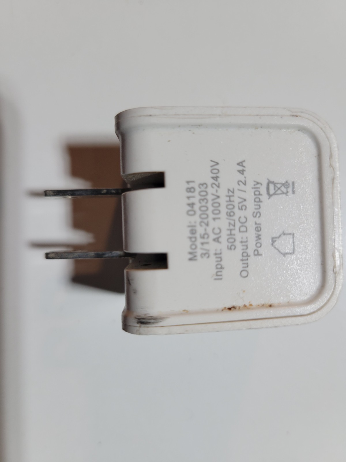Mixed electronics/accessory bundle in good working condition.