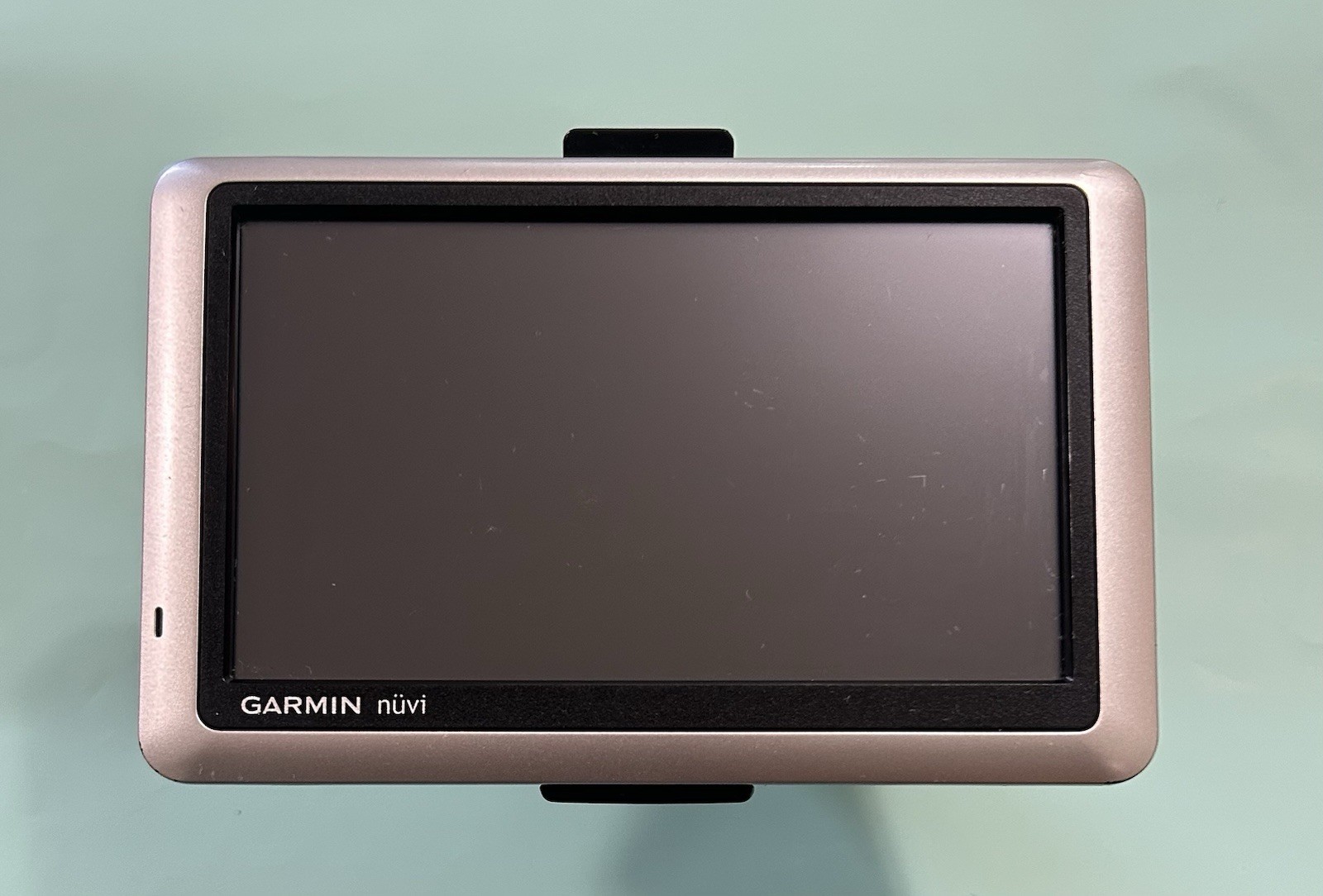 Garmin nüvi 1450 5″ Automotive GPS with Car Charger and Mounting Kit bundle
