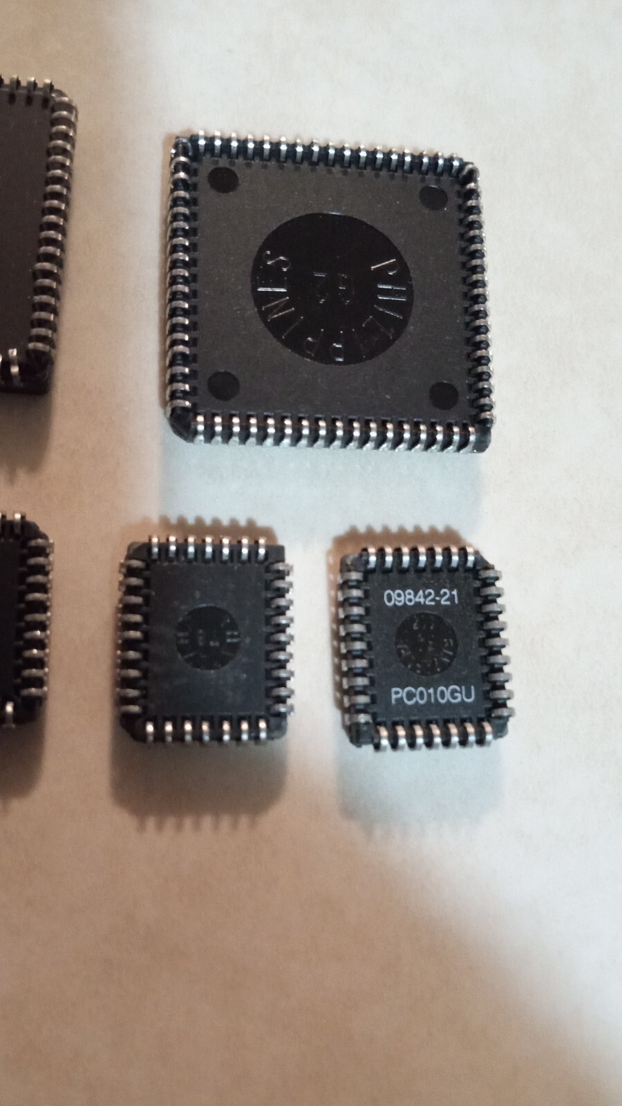 Miscellaneous Electronics Chips Lot of 6. Not sure what they are