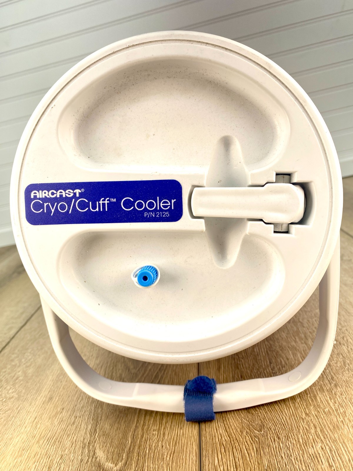 Aircast Cryo Cuff Ice Therapy Standard Gravity Cooler for Knee – Size Medium