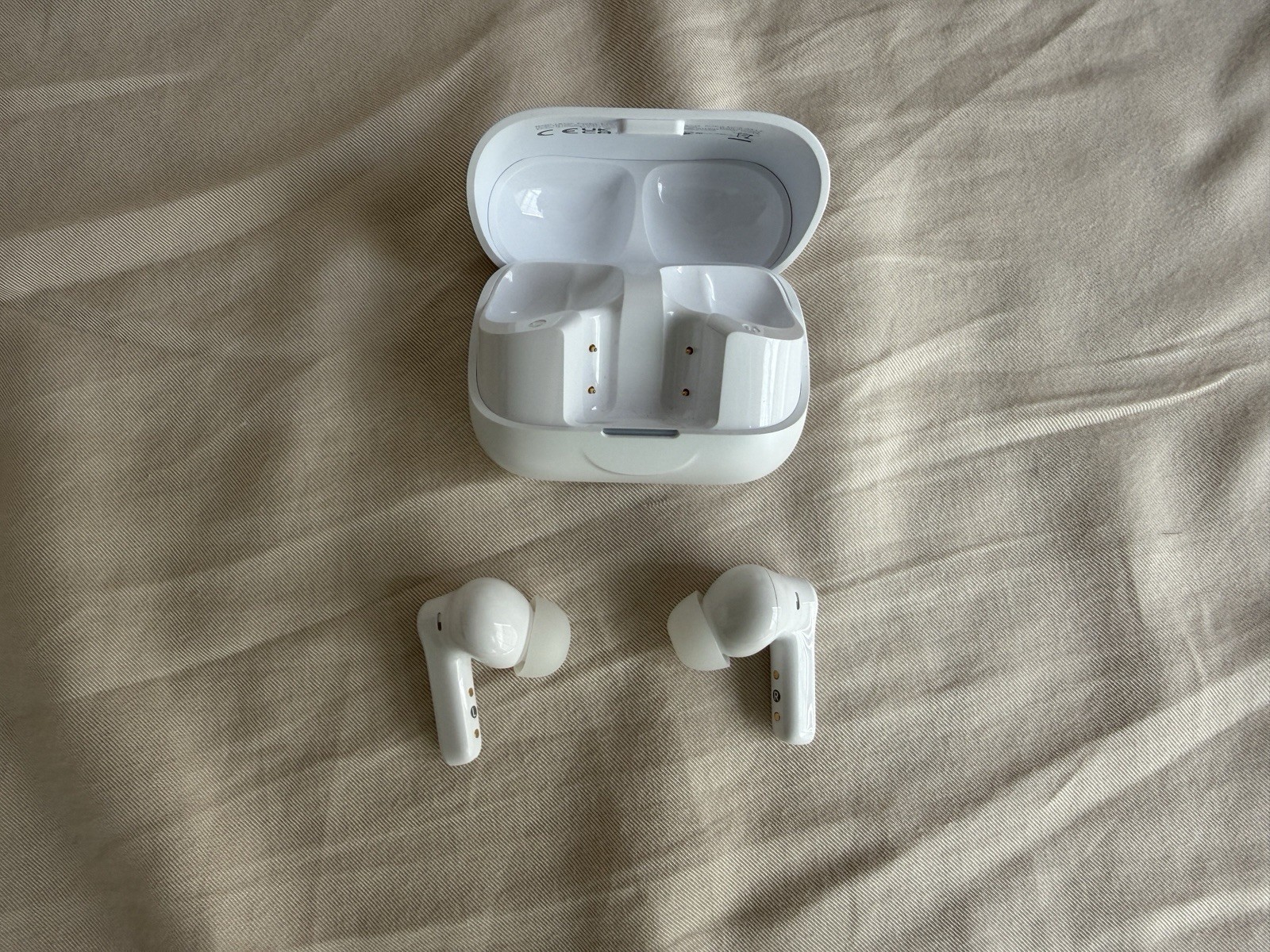 Ajazz Mouse, Gamesir Controller, Earfun Earbuds, Dual USB Cable, X-Raypad Skates
