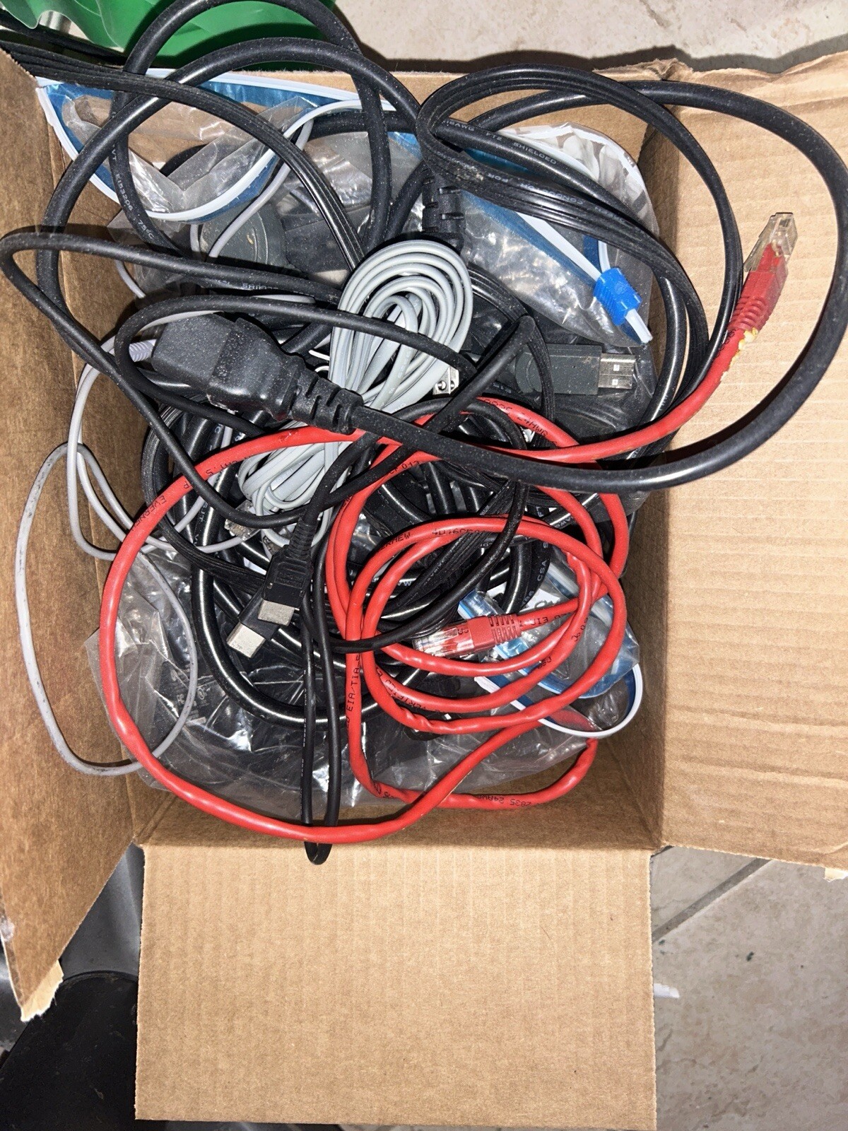 Miscellaneous Tech / Electronics/ Computer Stuff / Wires / Cables