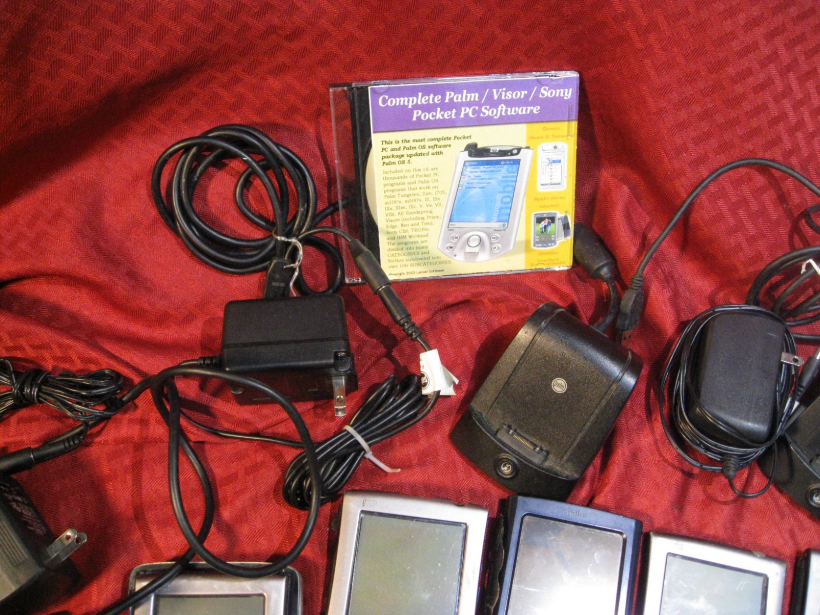Big Lot of 8 Palm Pilots 4 Charging docks, AS IS For Parts