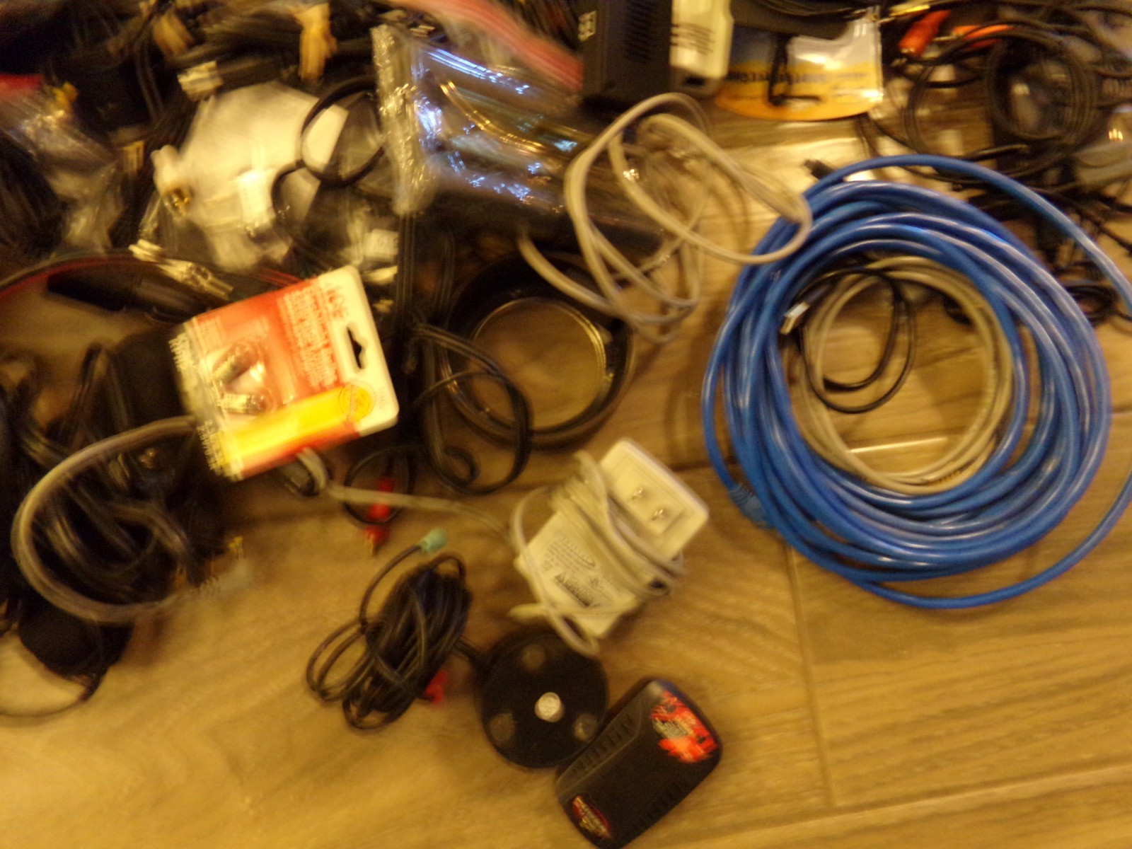 Mixed Lot of Electronics Cables, Chargers, and Power Adapters – Assorted Types +