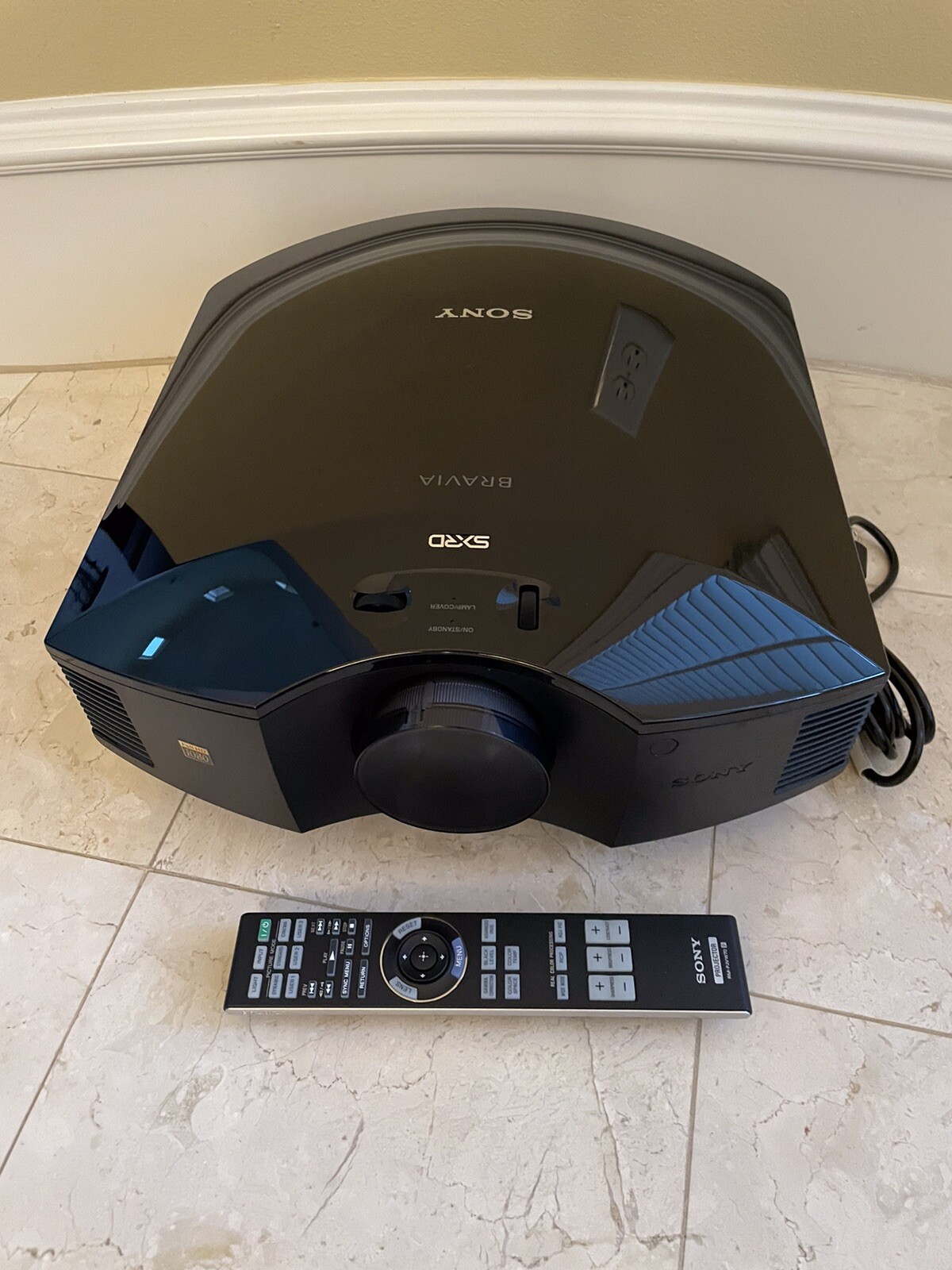 BARELY USED Home Theater Bundle Da-Lite Sony Definitive Technology And Klipsch