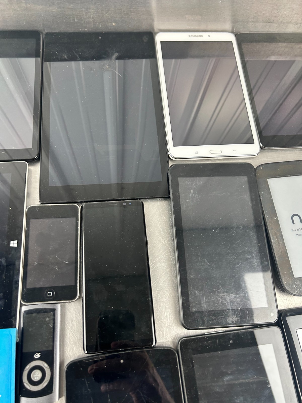 Mixed Lot of Tablets & Others Nook Apple Ipad Samsung Surface Amazon