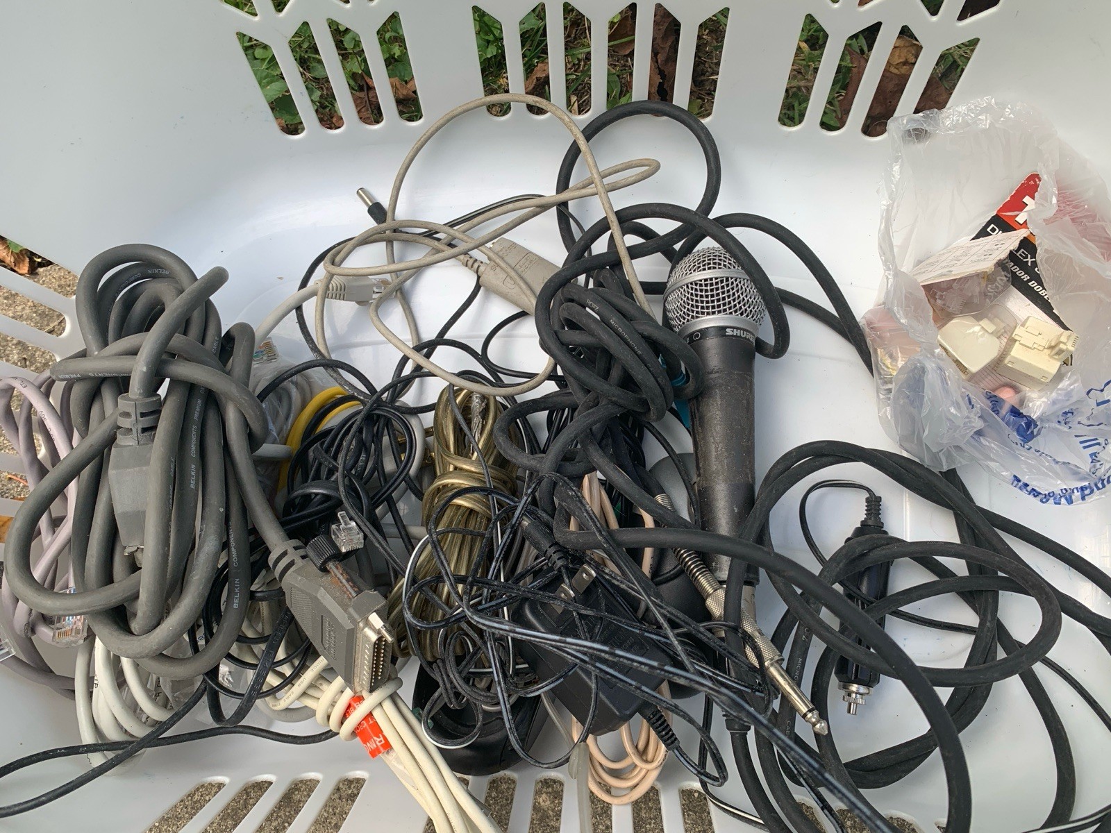 Electronics Grab Box – Cables, Mice And Microphone