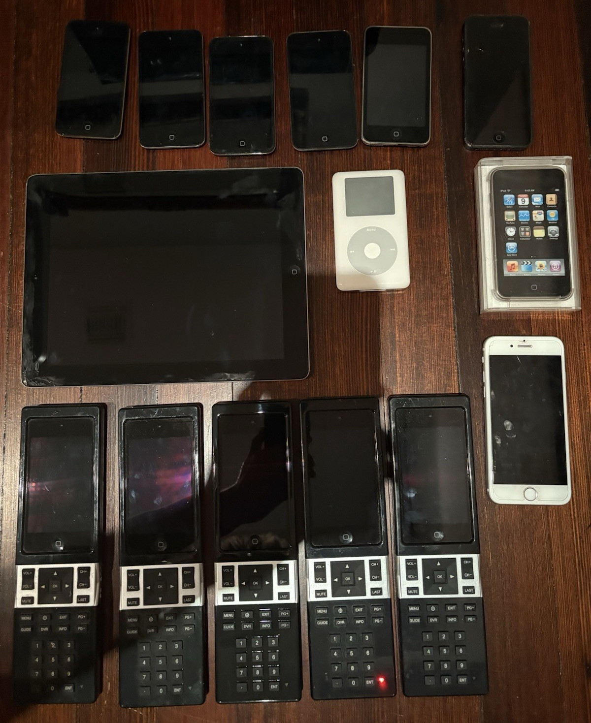 Apple Mixed Lot iPhone iPad iPod w/ accessories & remote controls