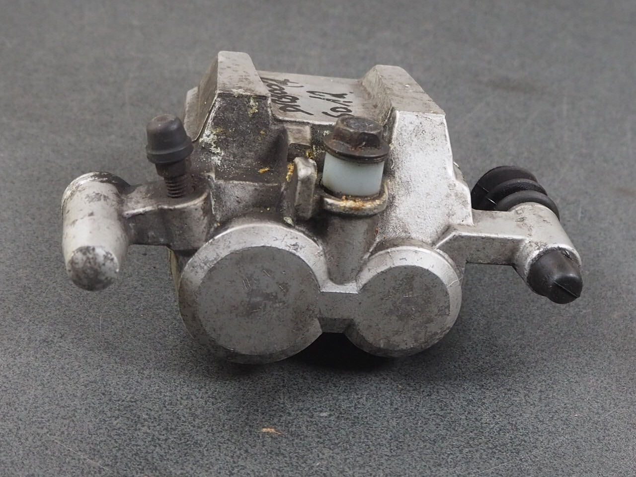 SUZUKI DR800 1992 59300-31D00 CALIPER FR BRAKE LH 12901
