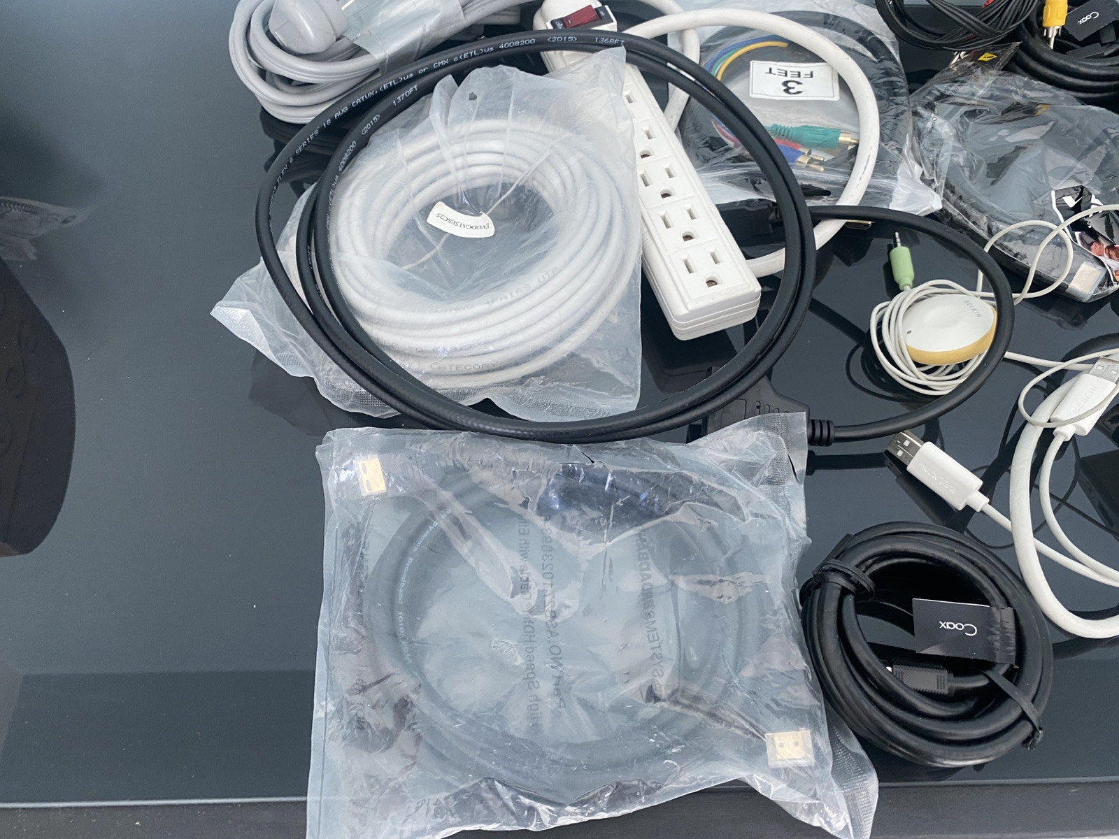 LOT of VIDEO/AUDIO/COMPUTER ETHERNET CABLES UsedBelkin- Miscellaneous-Usd Router