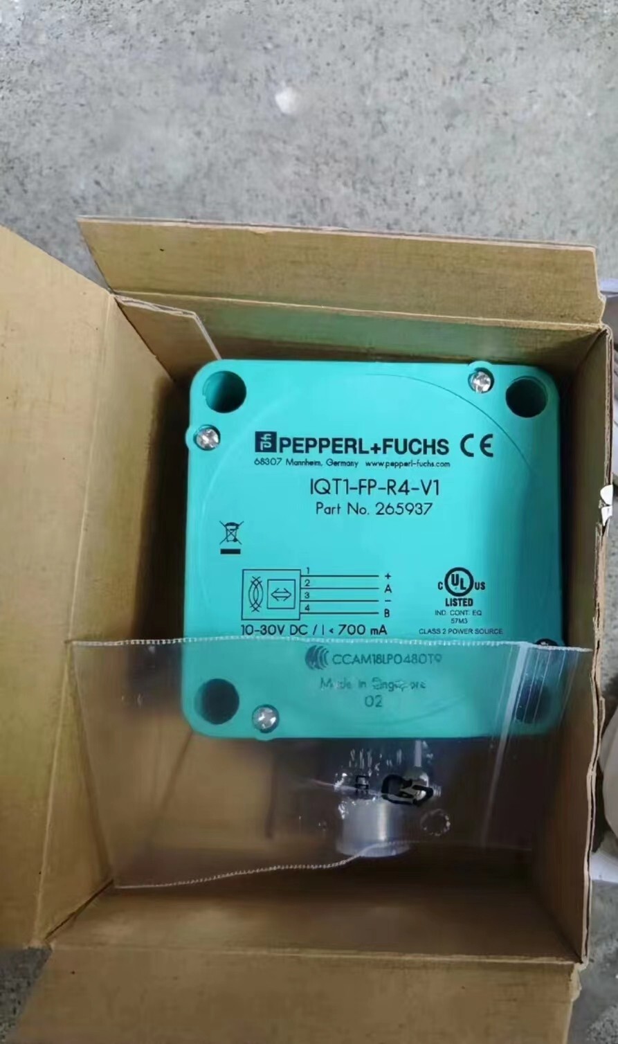 Pepperl+Fuchs RFID reader IQT1-FP-R4-V1 ALL new IN BOX