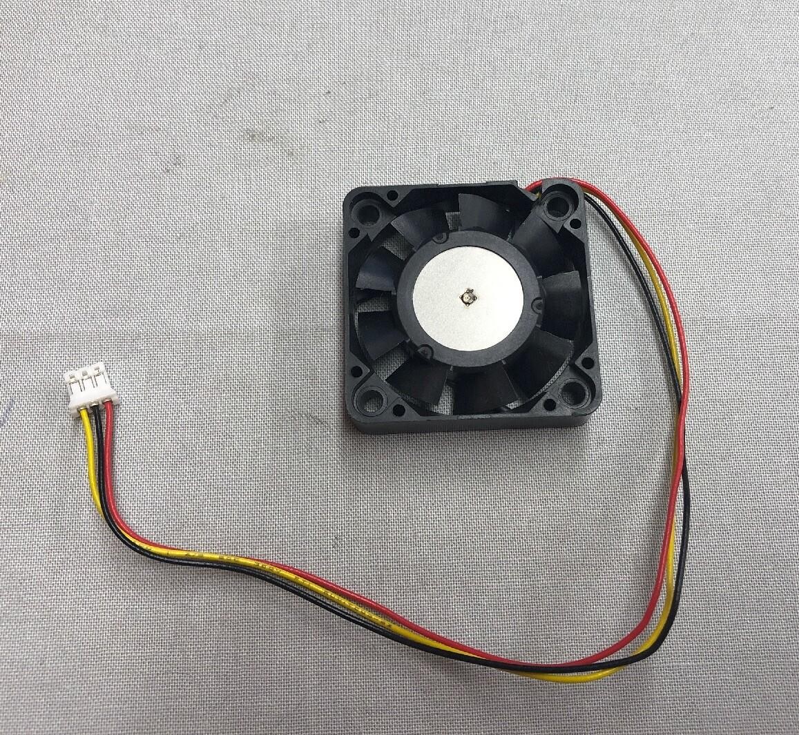 MINEBEA NMB-MAT 1604KL-01W-B39 5V 3Wire Cooling Fan