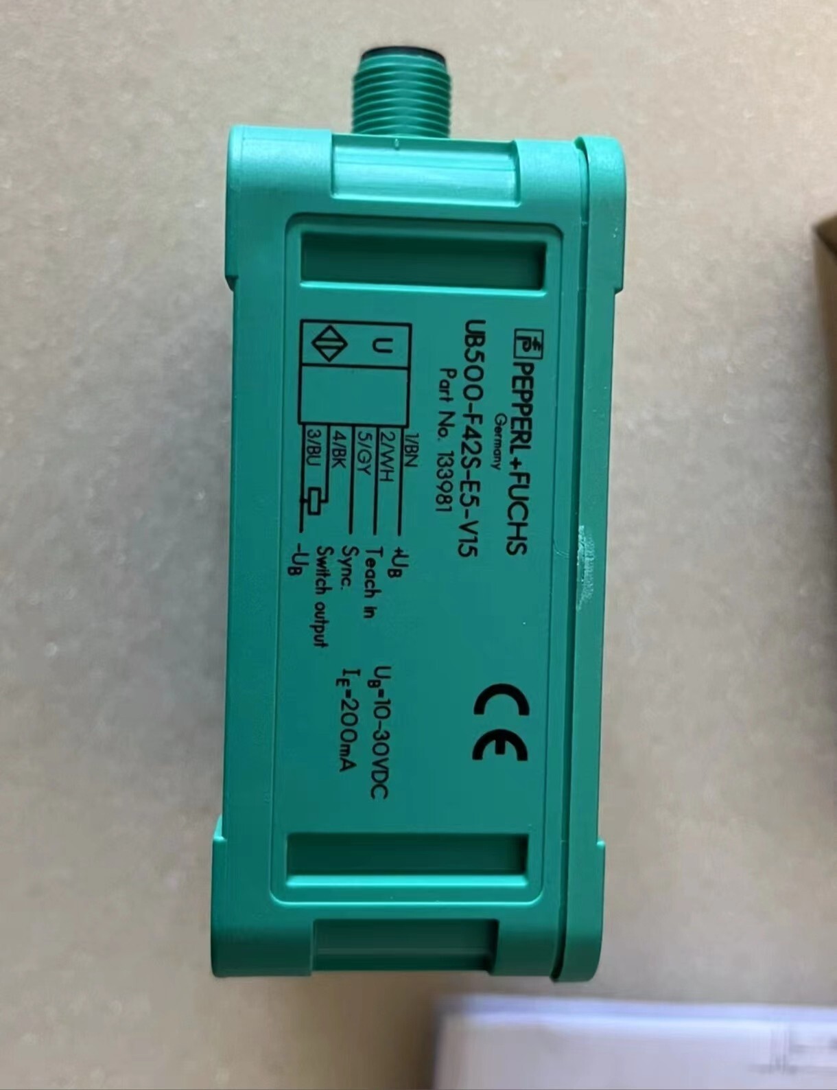 UB2000-F42-U-V15 Ultrasonic Sensor 0-10V M12 V15 NEW