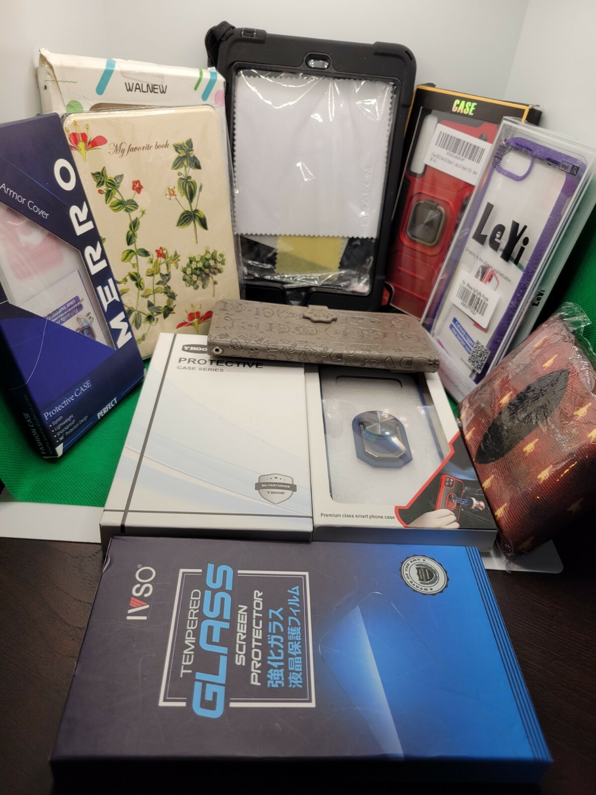 NEW!! RESELLER LOT, Iphone,6, 7,8, s10, table cases, glass protectors etc