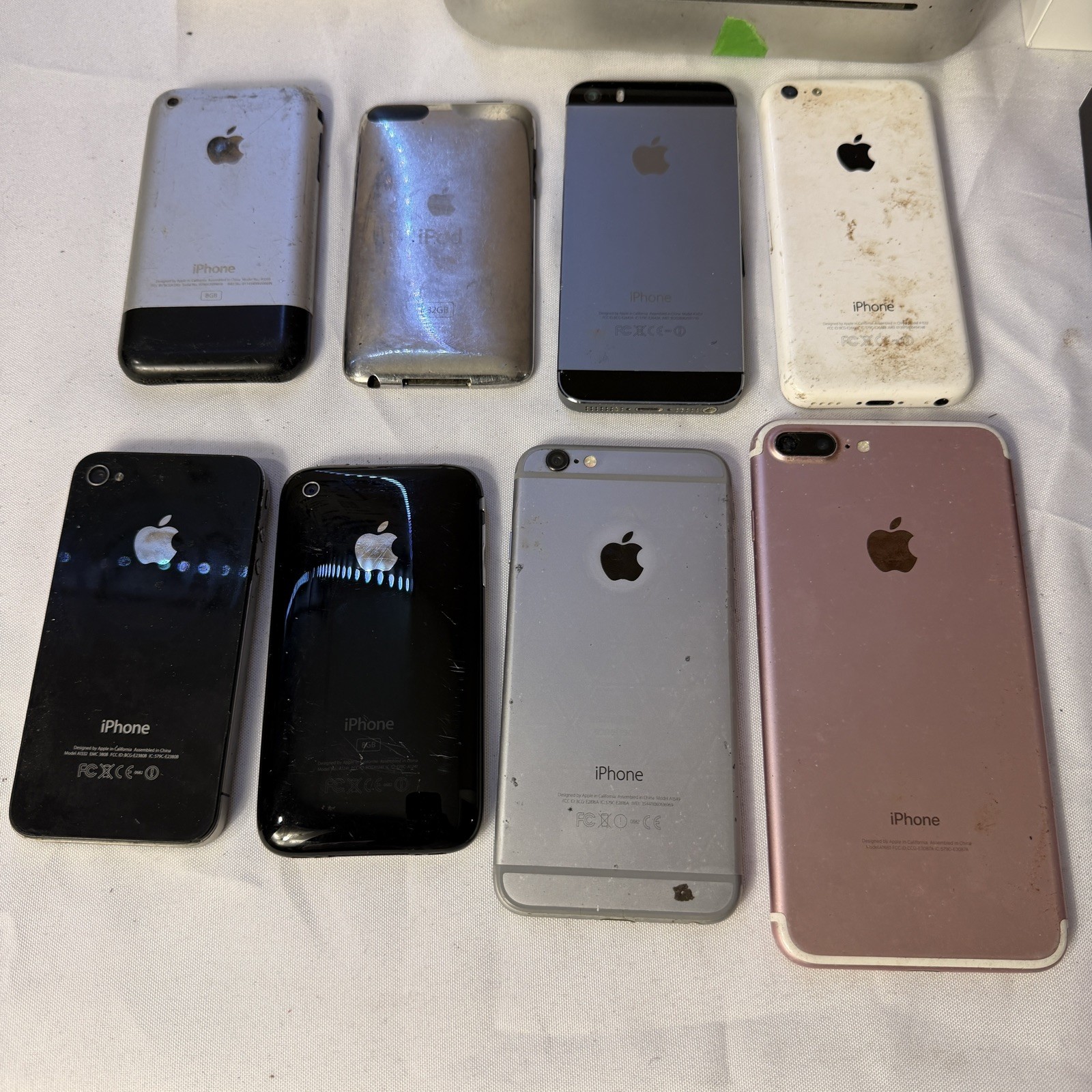 Apple products lot (28 items) Iphones, Mini Mac, tablet, boxes, accessories more