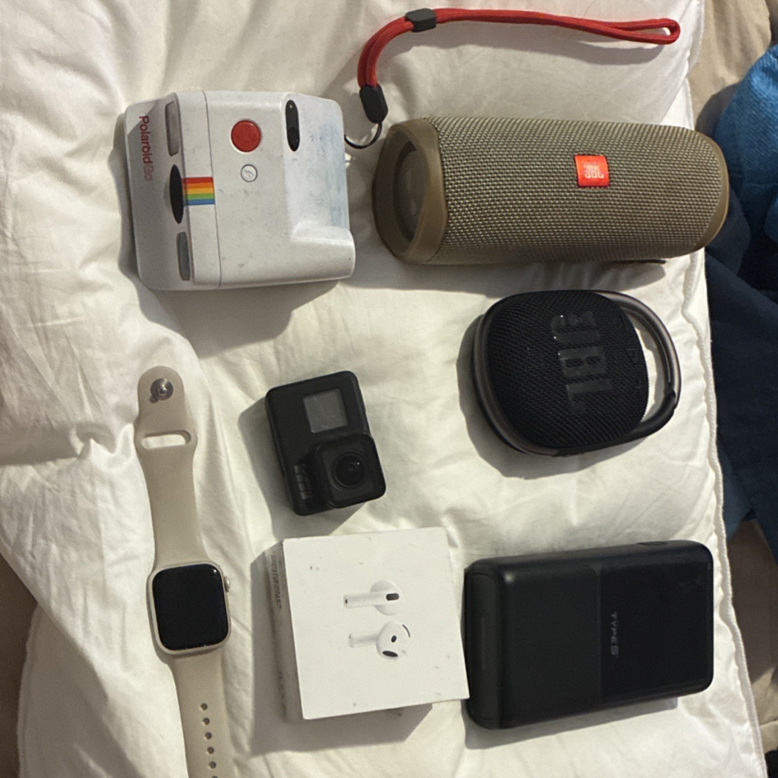 Apple, GoPro, Polaroid, JBL Mixed Lot – AirPods 4, Cameras, Bluetooth Speakers