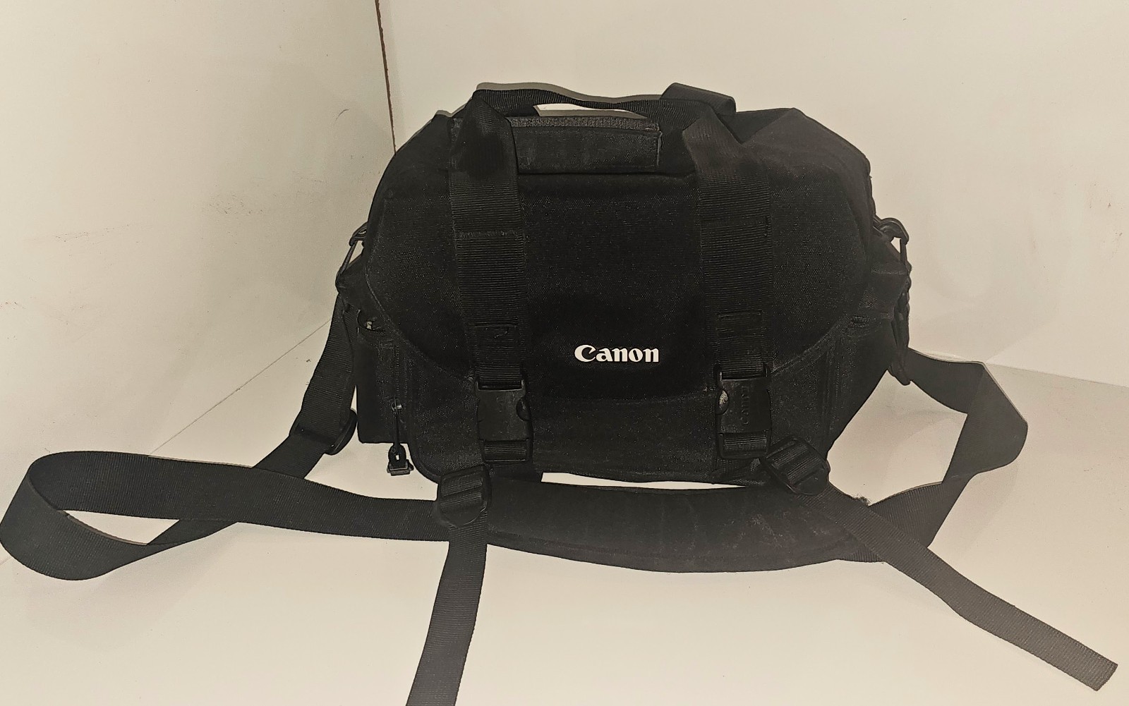 Canon EOS 70D DSLR Camera with 4 Lens and Accessories