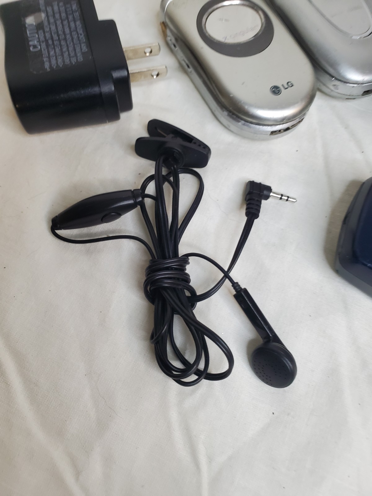 Junk Drawer Lot-Vtg. Electronics/Cell Phones/Cords/Sirius/Motorola/Samsung/AS IS