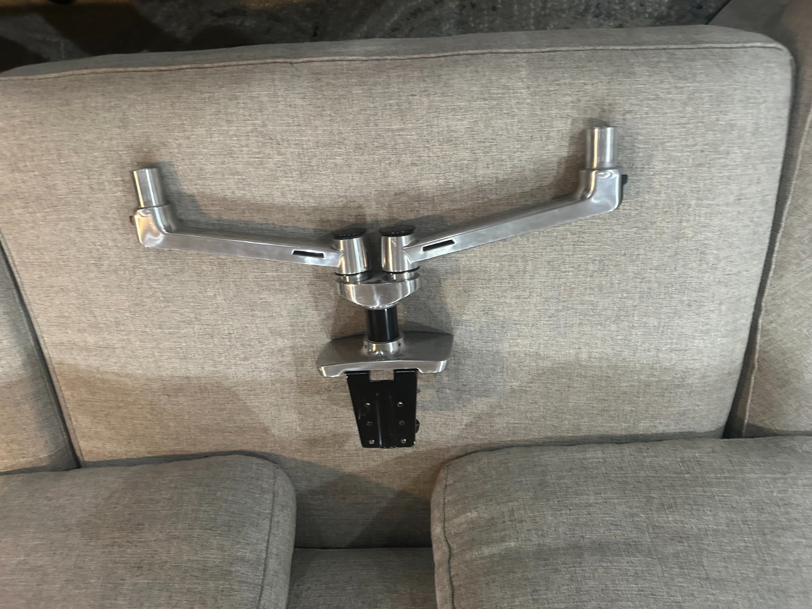 ergotron dual monitor arm